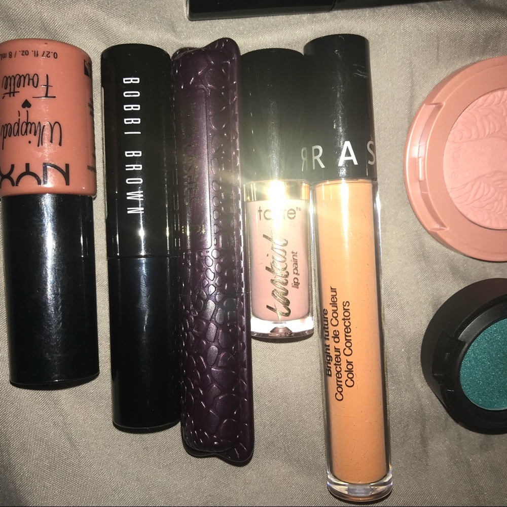 Makeup bundle - Picture 3 of 4